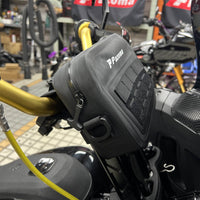 Pazoma waterproof motorcycle handlebar T-bar bag with airtight zipper, suited for Harley Dyna Softail all-weather riding.